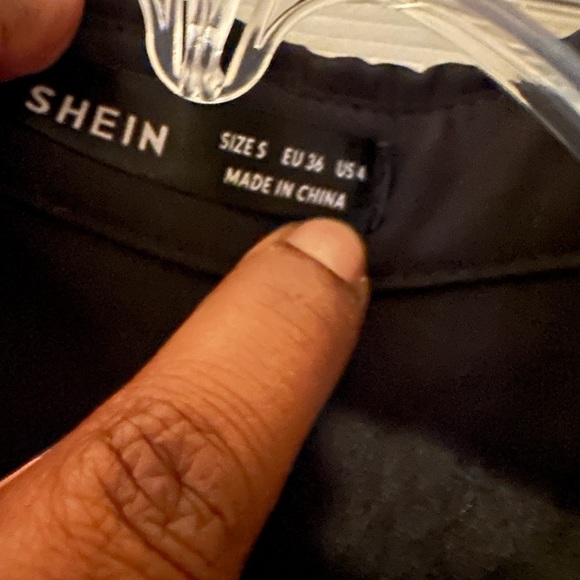 Button down Sinched Waist dress with ruched sleeves - Picture 5 of 5